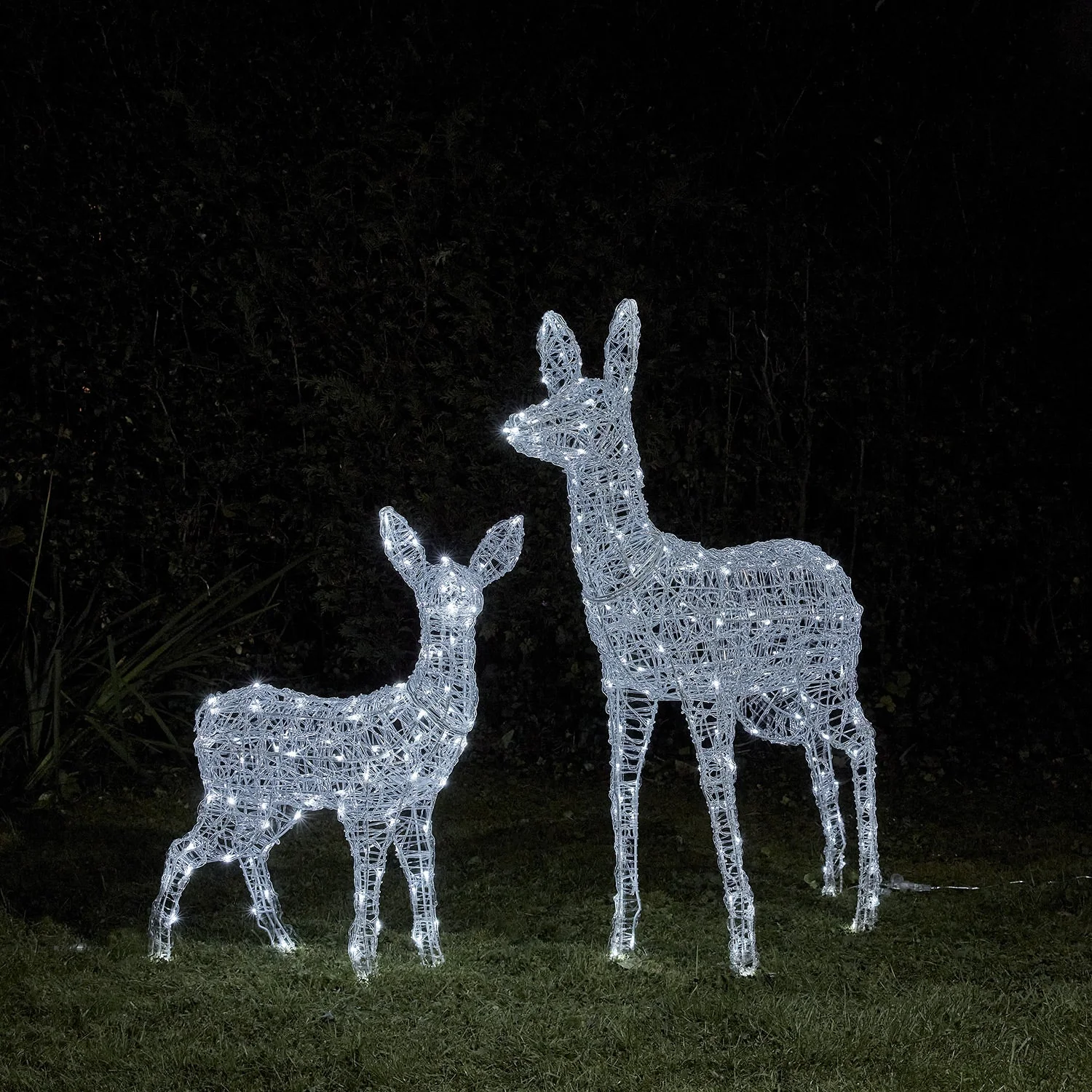 1.05m Swinsty Doe & Fawn Dual Colour LED Battery Operated Outdoor Reindeer - Image 3