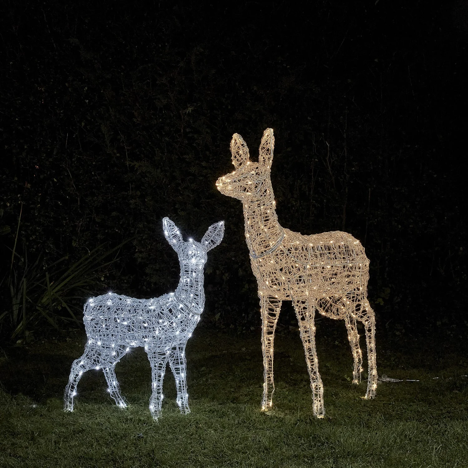 1.05m Swinsty Doe & Fawn Dual Colour LED Battery Operated Outdoor Reindeer - Image 4