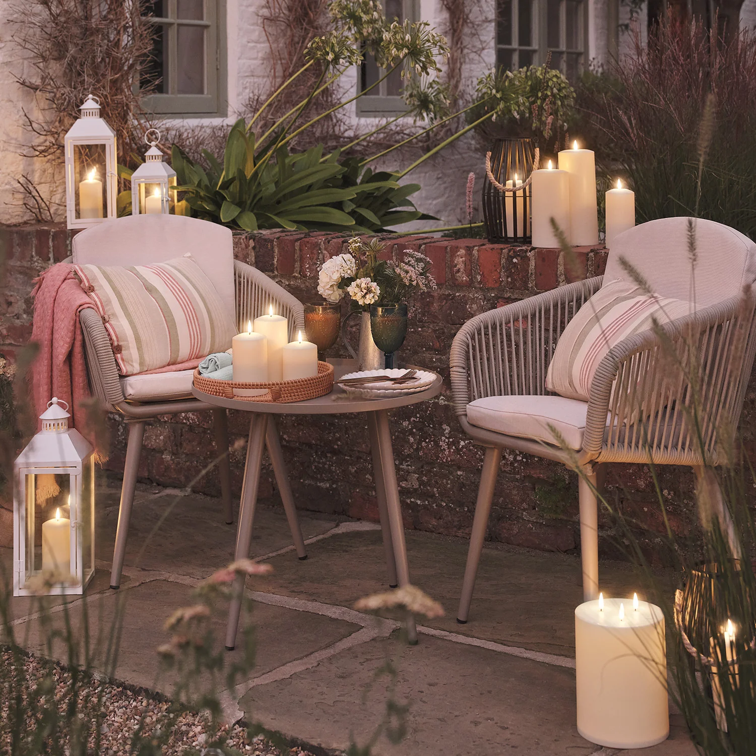 TruGlow® Solar 3 Wick LED Candle 20cm - Image 3