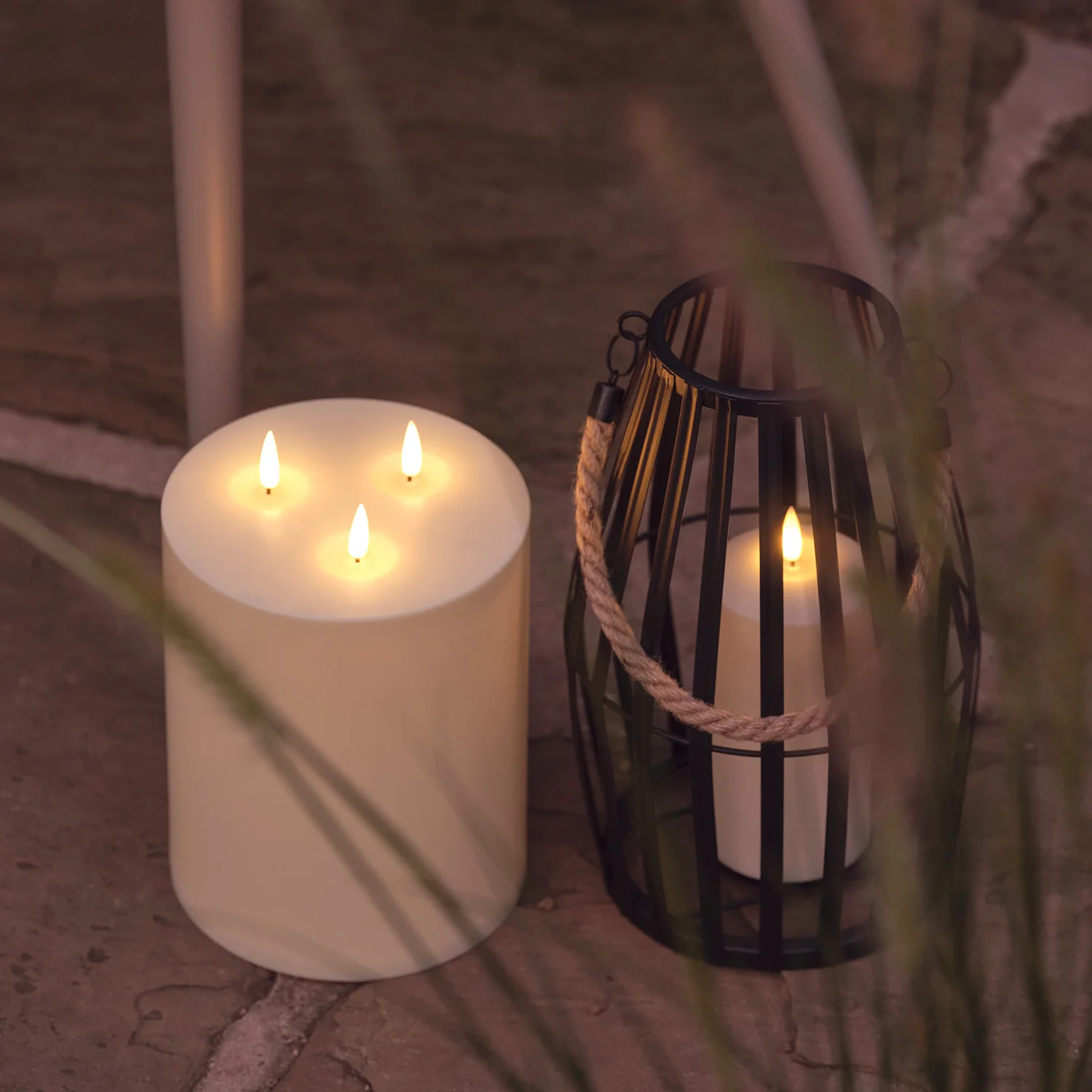 TruGlow® Solar 3 Wick LED Candle 20cm - Image 4