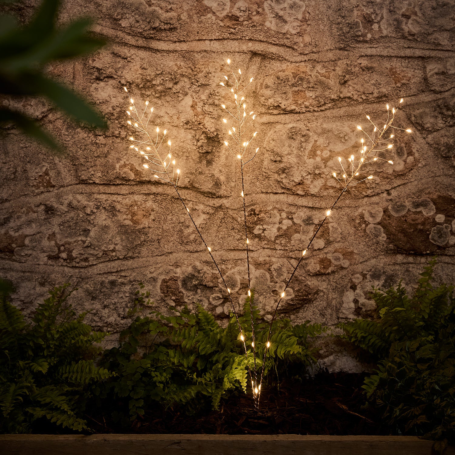 Bali Wavy Grass Solar Stake Light - Image 3