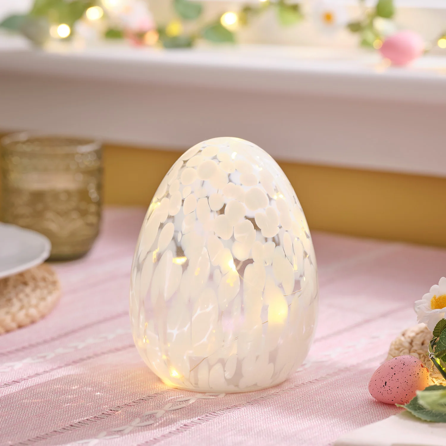 White Confetti Glass Easter Egg Light - Image 3