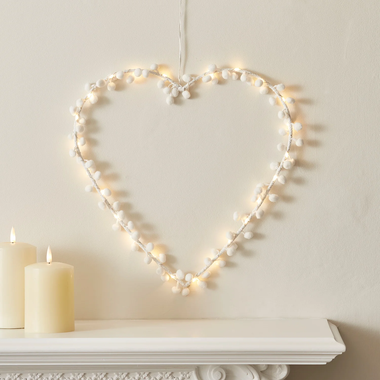 White Pom Pom Heart Light - Image 3