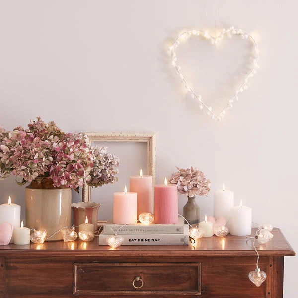 White Pom Pom Heart Light - Image 4