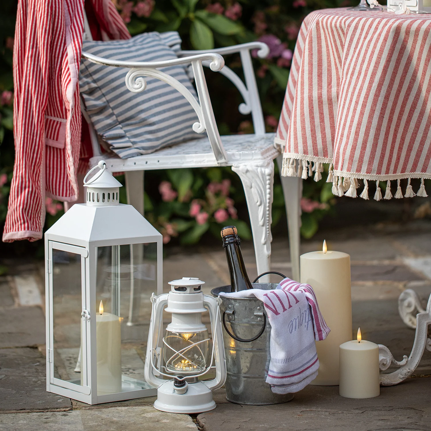 White Storm Battery Lantern - Image 4