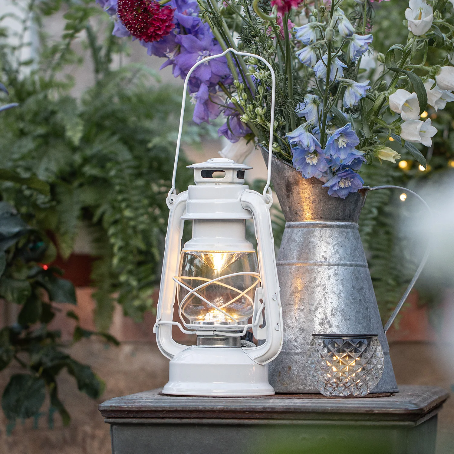 White Storm Battery Lantern - Image 7