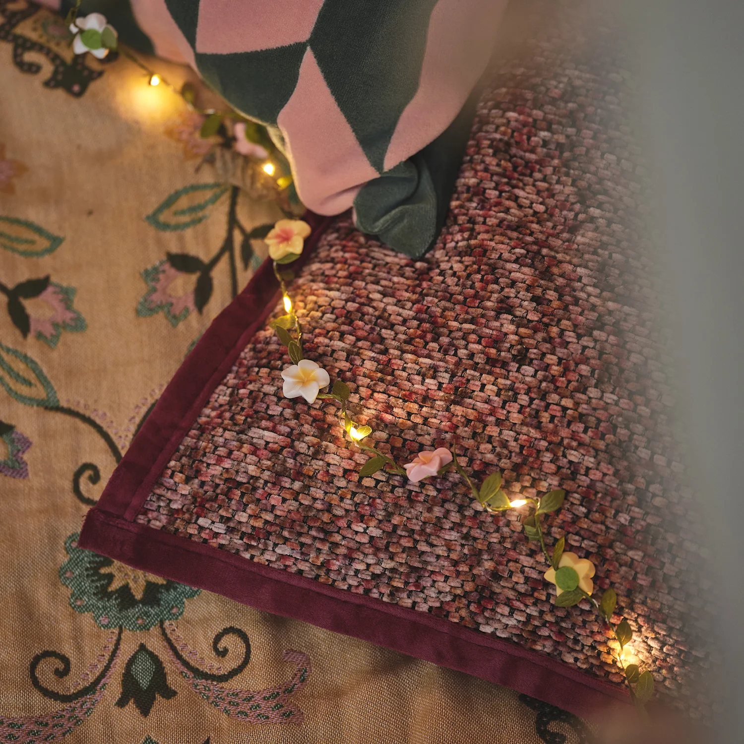 2m Wilderness Daisy Micro Light Garland - Image 4